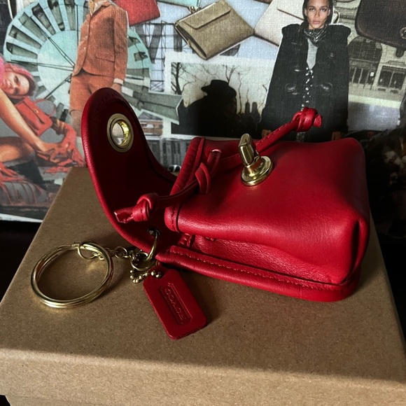 COACH VINTAGE RED LEATHER TURNLOCK DAYPACK MINI BAG CHARM KEY RING - Picture 8 of 10